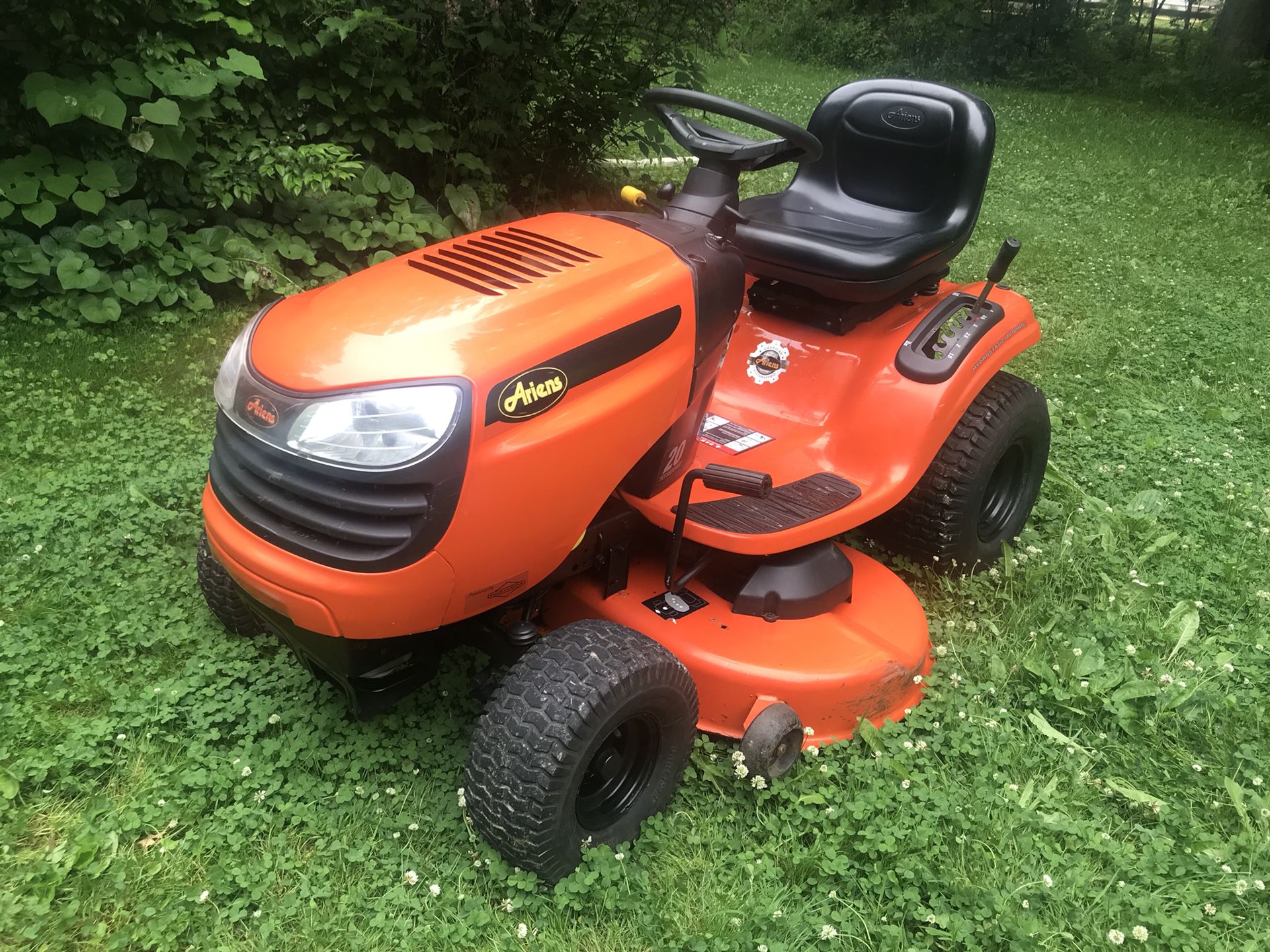 Lawn mower tractor MTD: Ariens 46” 20hp hydrostatic automatic fully serviced only 5 years old