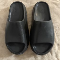 Adidas Yeezys Slides