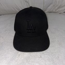 New Era LA Fitted 7 3/8 (BLACK)