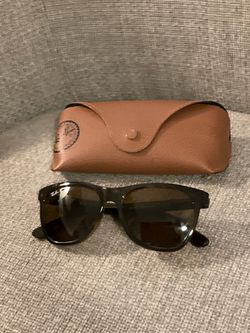 Ray Ban Sun Glasses$80
