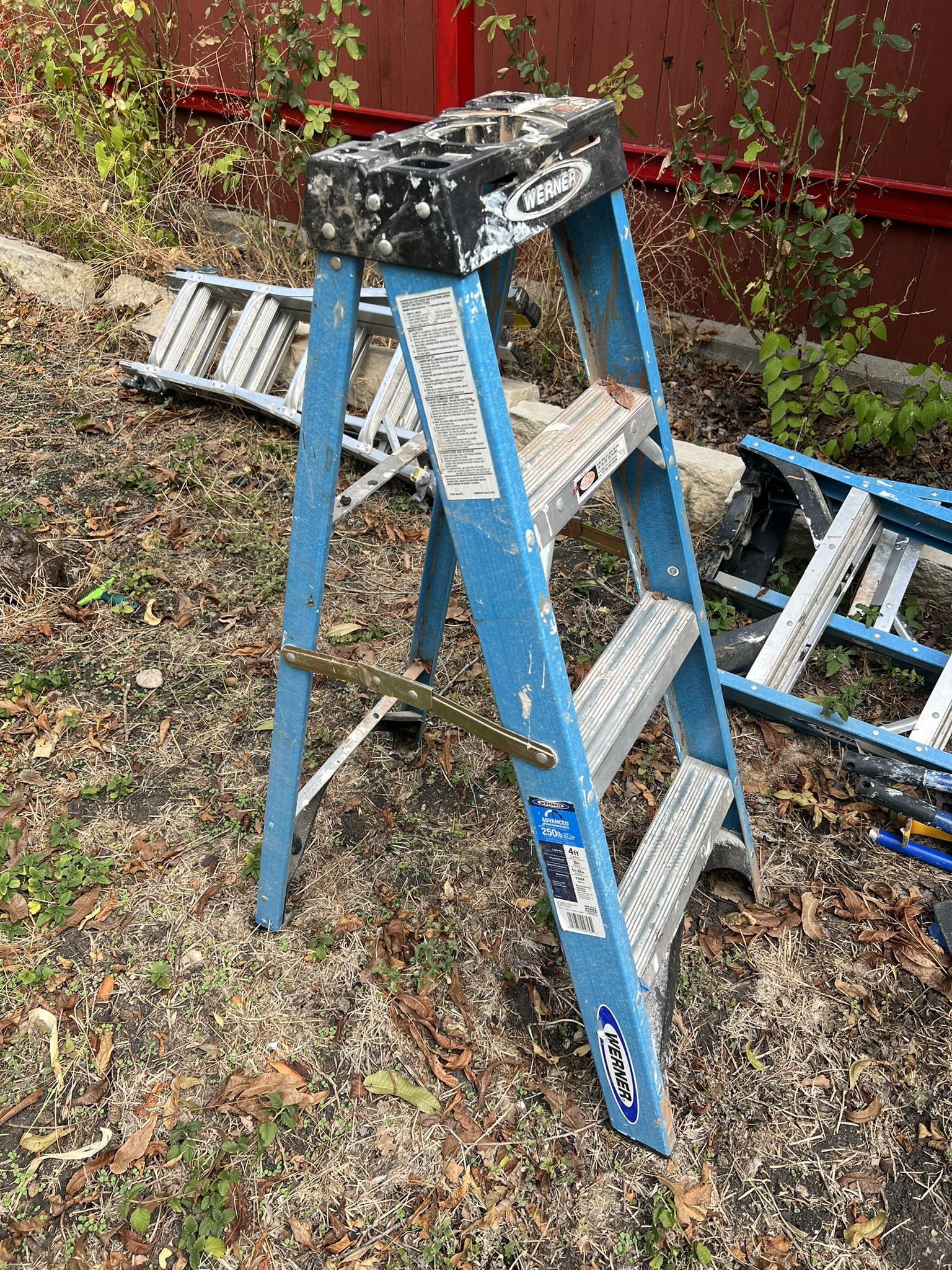 4ft Fiberglass Step Ladder 