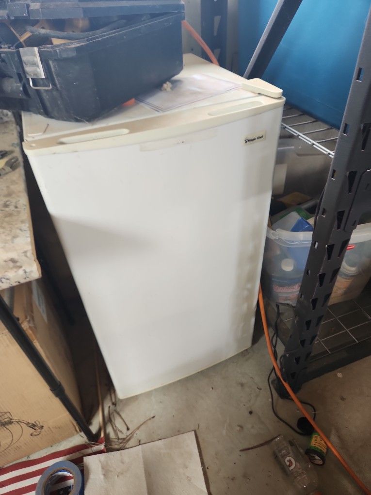 Magic Chef Mini Fridge