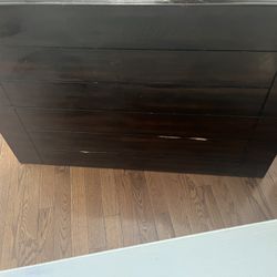 Free Dinner Table 