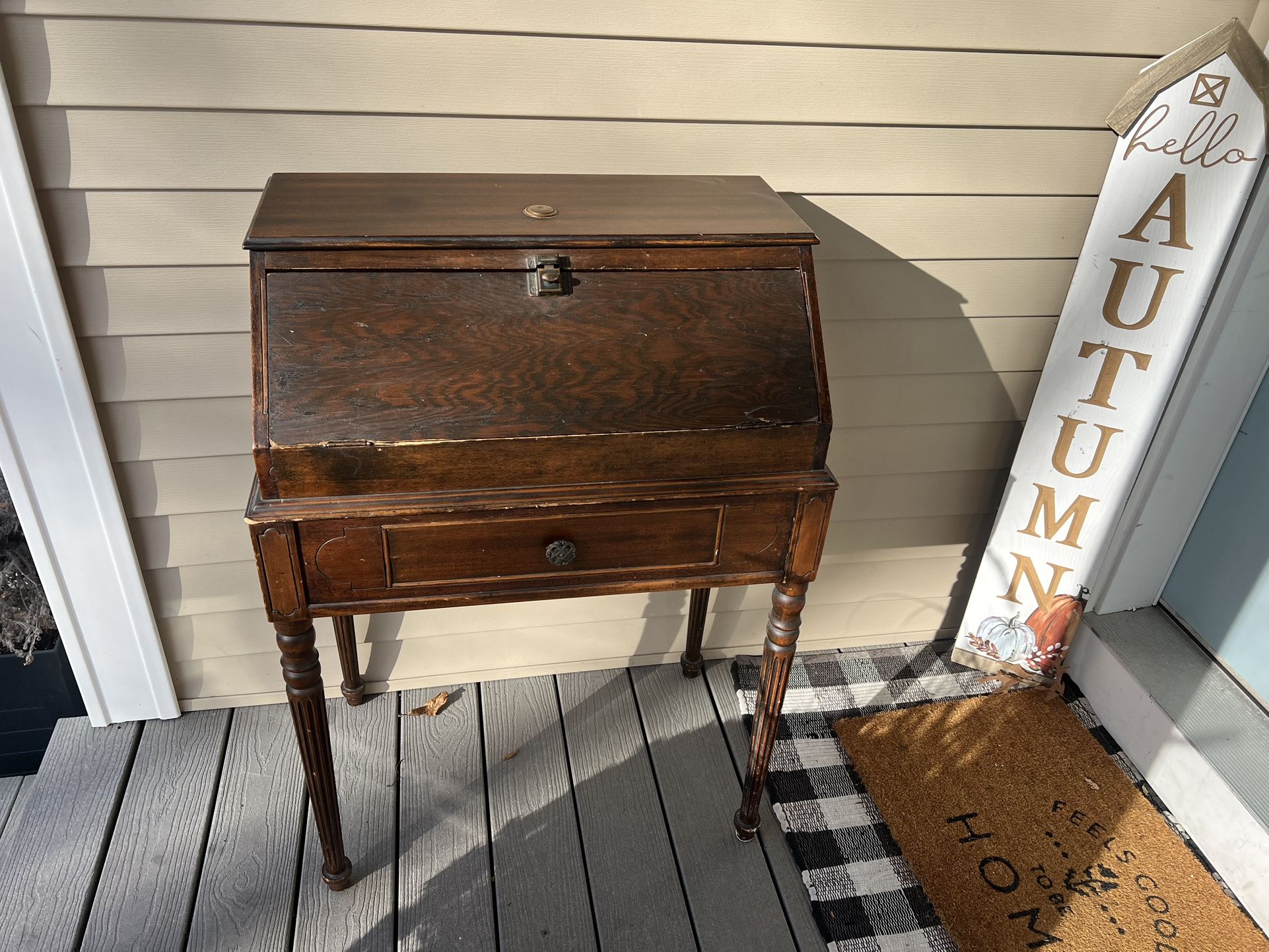 Antique Radiola/cabinet