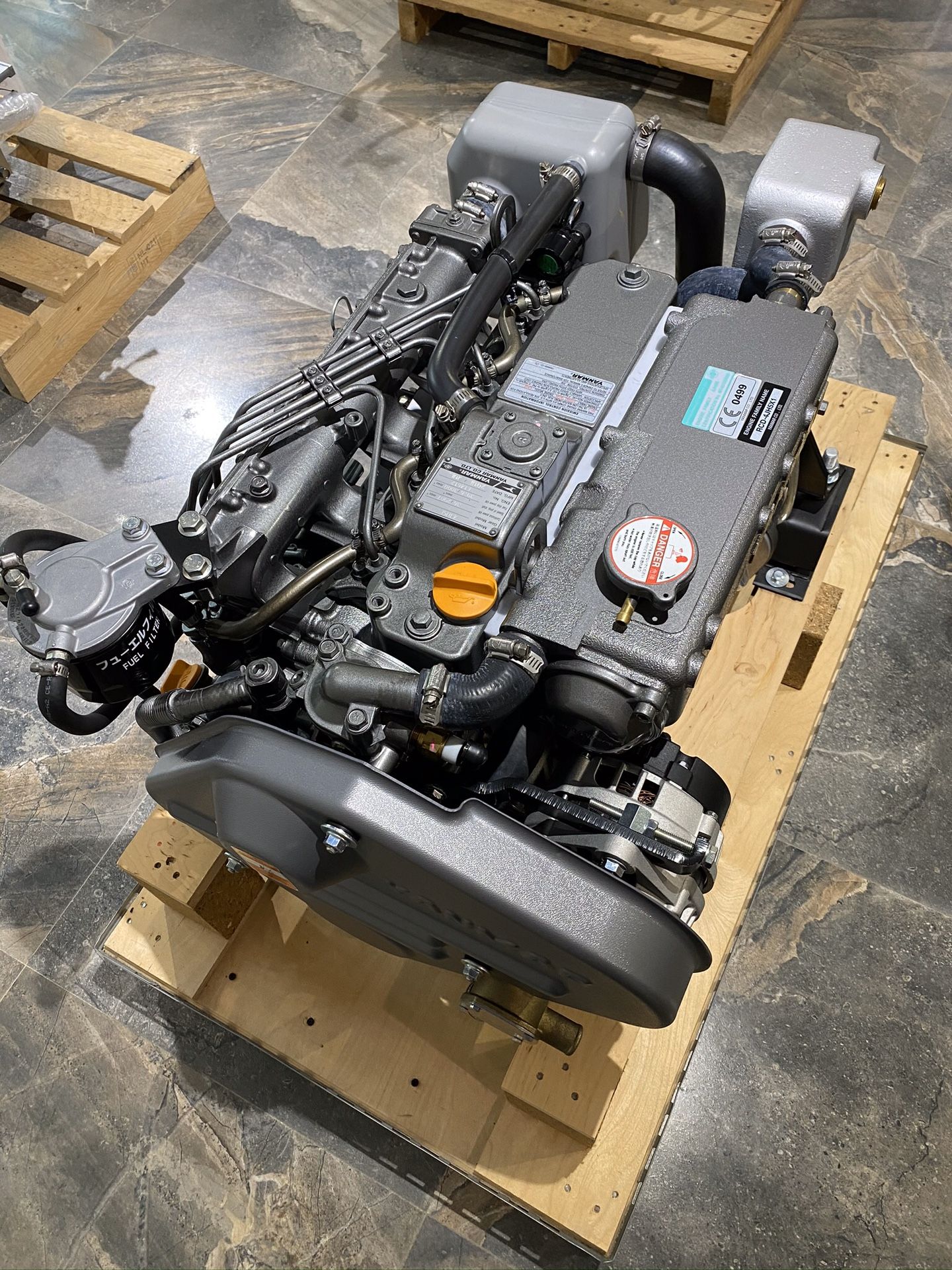 YANMAR MARINE DIESEL ENGINE MODEL 4JH5E 55HP WITH ACCESORIES **NEW