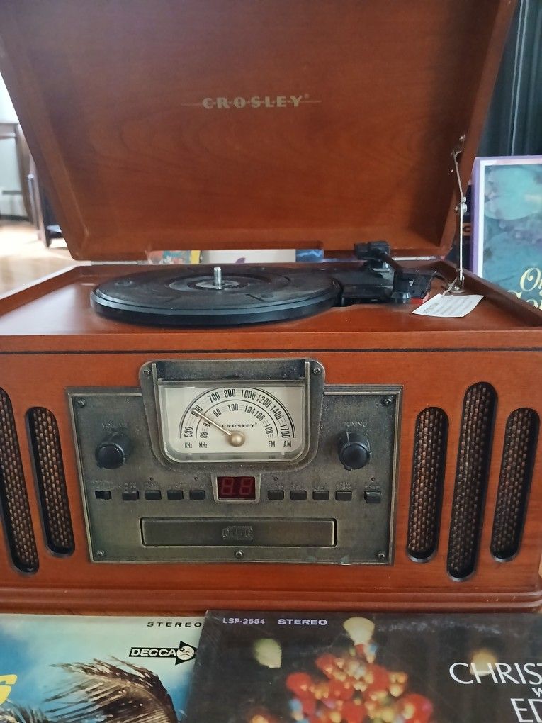 48 Vinyls With 8 in 1 Crosley Player