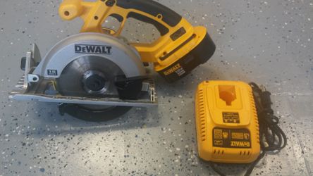 DC390 18V CIRCULAR SAW CORDLESS XRP. for Sale in Orlando, OfferUp