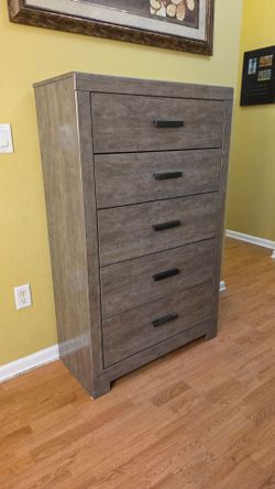 Modern Gray Five-Drawer Chest /Tall Dresser.