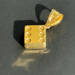 10k solid yellow Gold 3D Playing Dice Pendant charm 2.3 grams