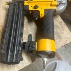 DeWalt Framing Nailer (Air/Pneumatic)