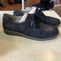 Size 38 Dansko Libbie Black Lace Up Oxford