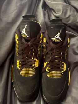 Air Jordan 4 Retro “thunder” 2023