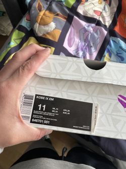 Kobe 9 Crimsons Size 11( Dead Stock)