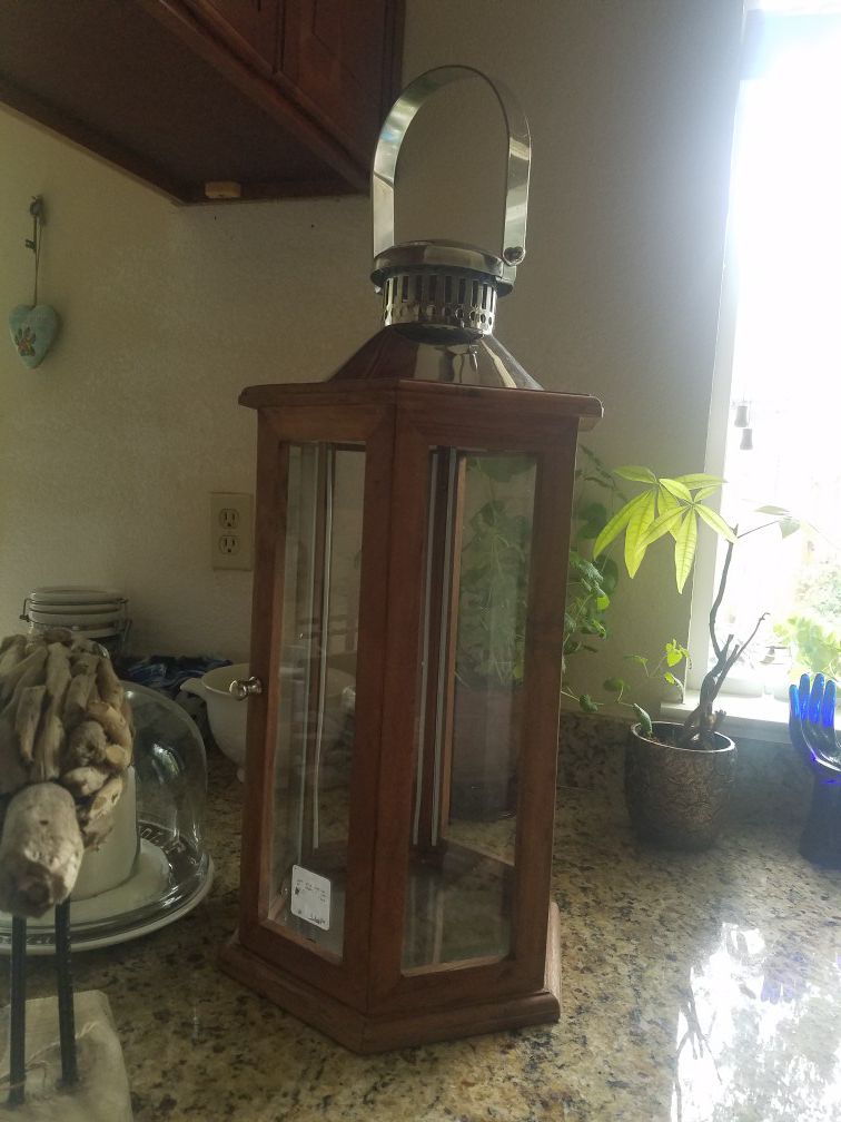 Beautiful lantern/candle holder