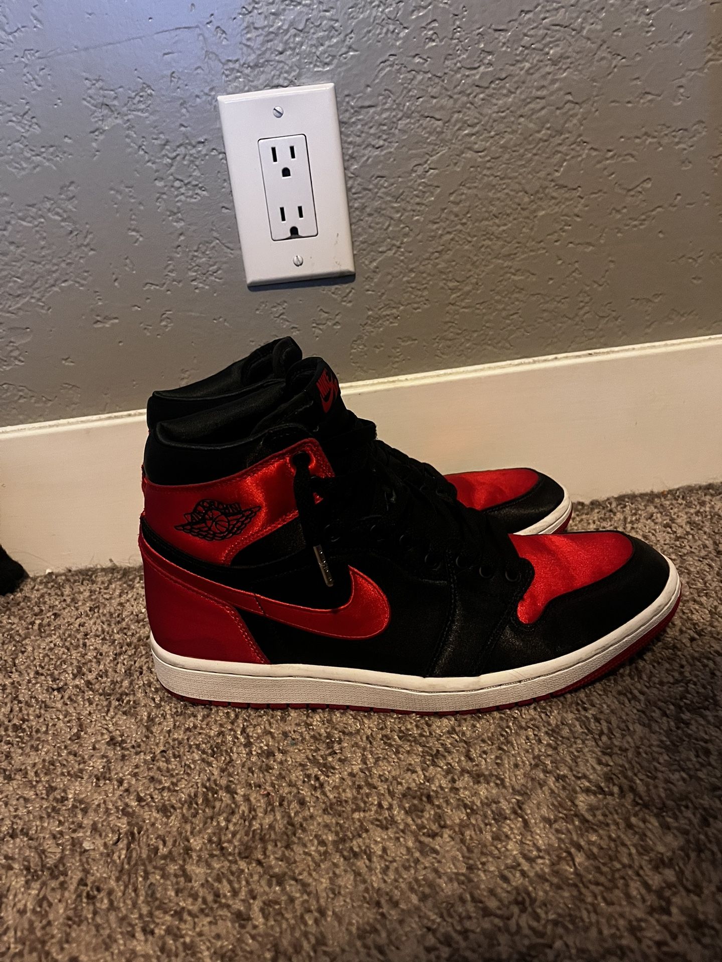 jordan 1s breds satin size-12