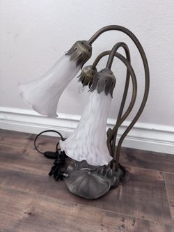 Tiffany Style Lily Pad Table 3 Lamps, 2 Frosted Art Glass Frosted Lily Shades