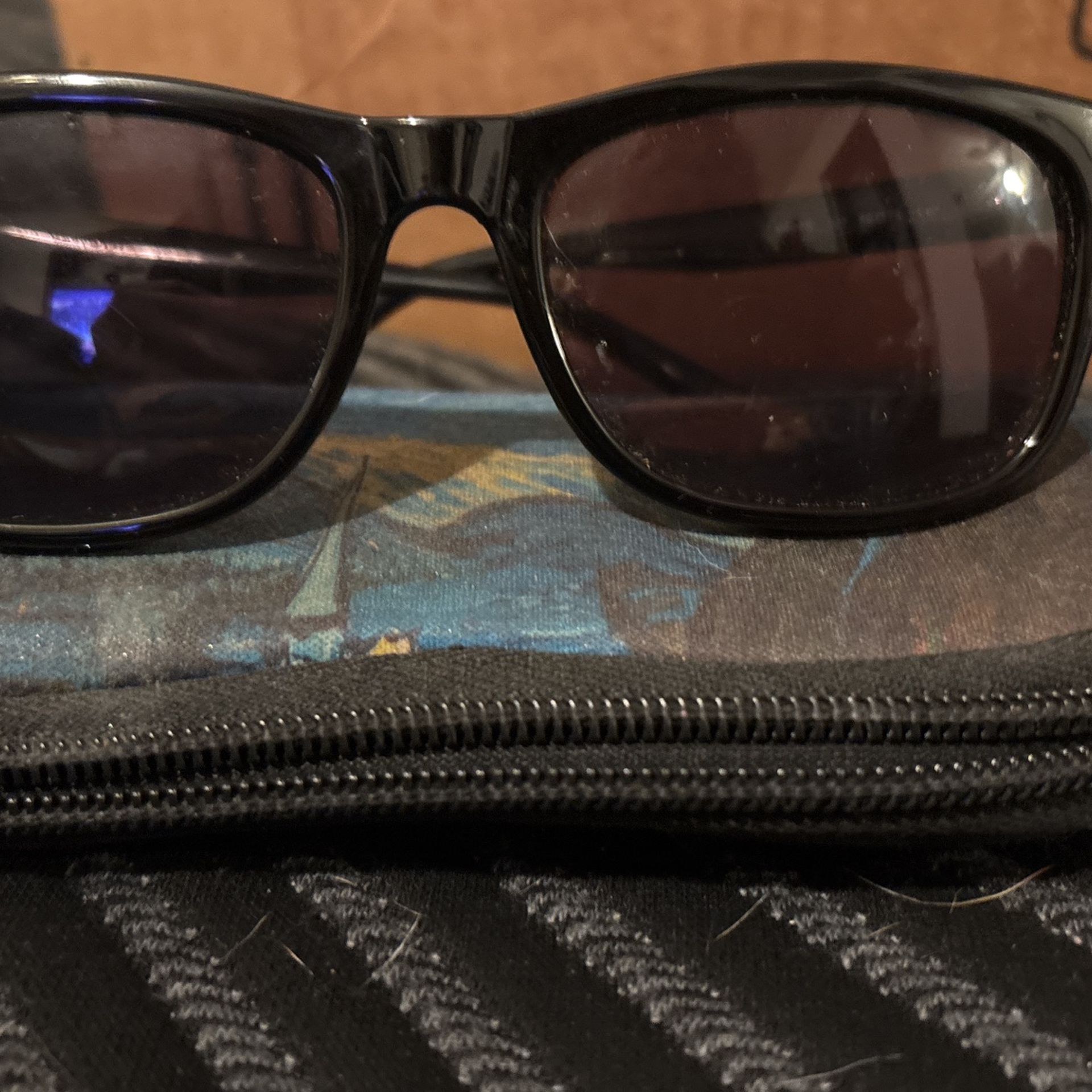 Calvin Klein Sunglasses - CK R697S 001