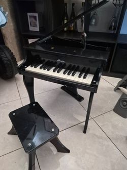 Toddler's Baby Grand Piano
