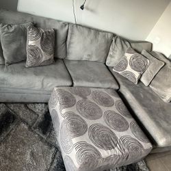 Sectional couch with ottoman 