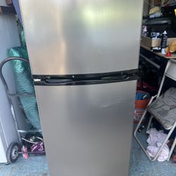 Whirlpool Refrigerator 24 Wide 59 Inches Tall 