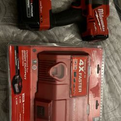 NewMilwaukee Fuel  2/1 Inch Impact Wage High Output Battery Relative Xc 6.0 New