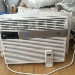12,000 BTU Air Conditioner 
