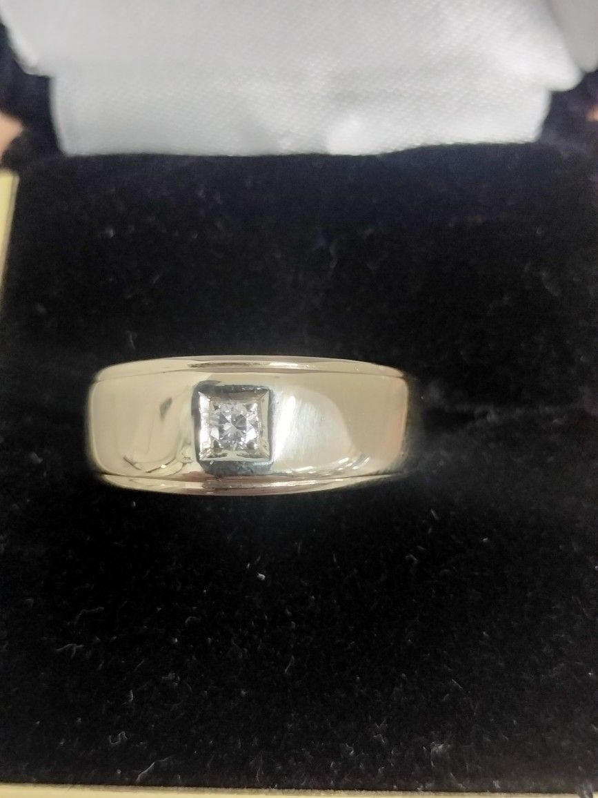 Single Diamond Band 14kt