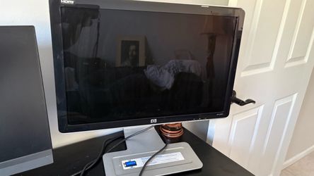 HP Computer Monitor & 2 All in One Lenovo Computers $25.00 each