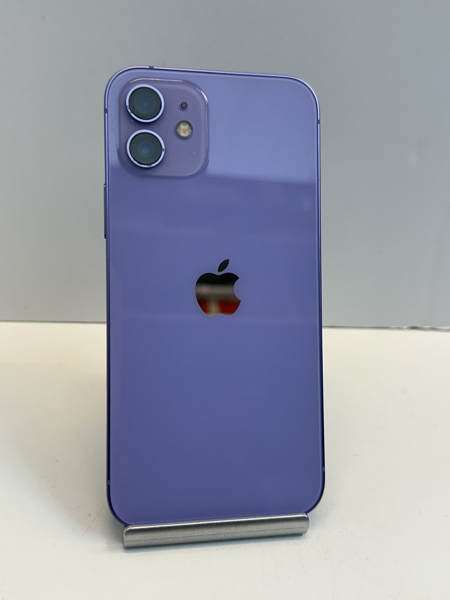 Apple iPhone 12 64gb. ( Fully Unlocked )