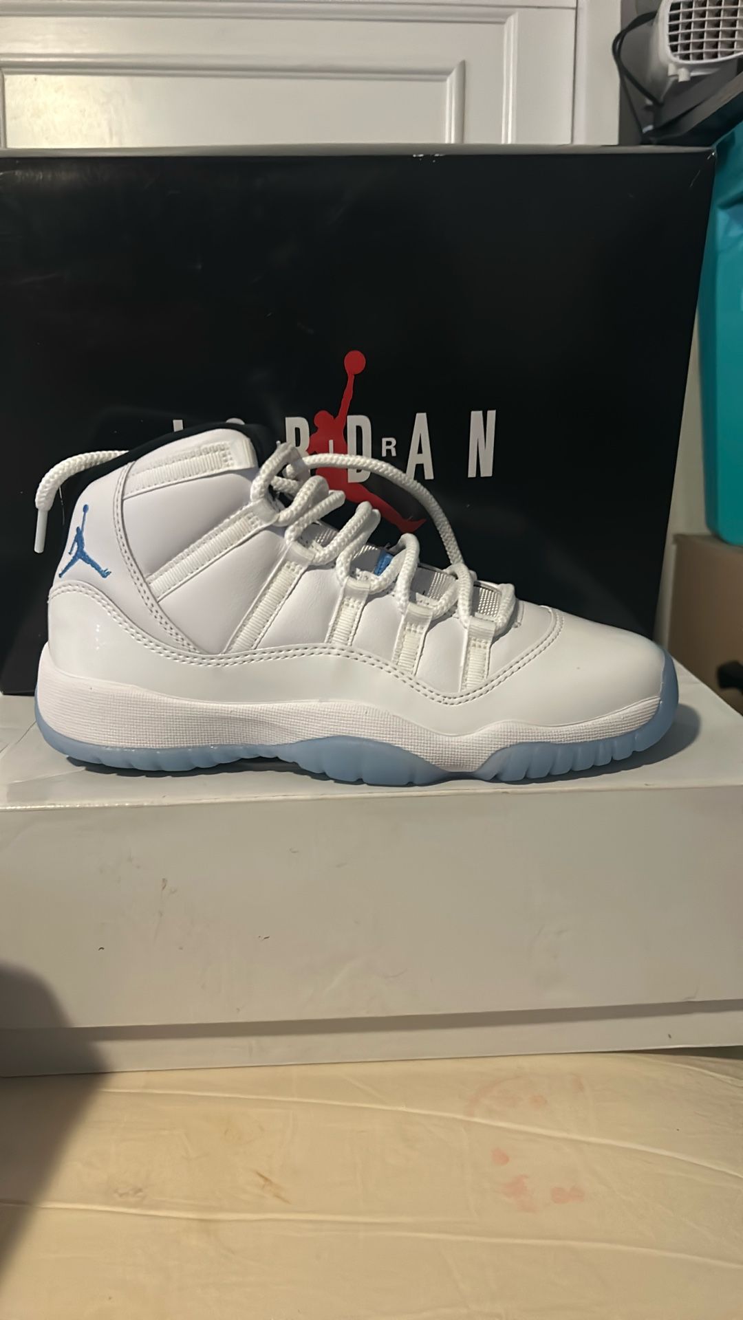 Jordan 11 Legend Blue Gs