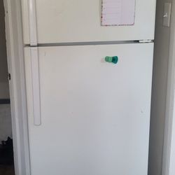Refrigerator/Washer/Dryer