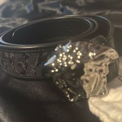 ***MENS VESACE BELT***