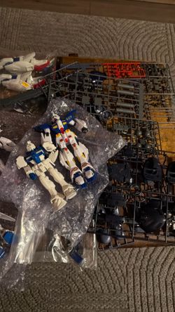 Gundam Model Kits Lot