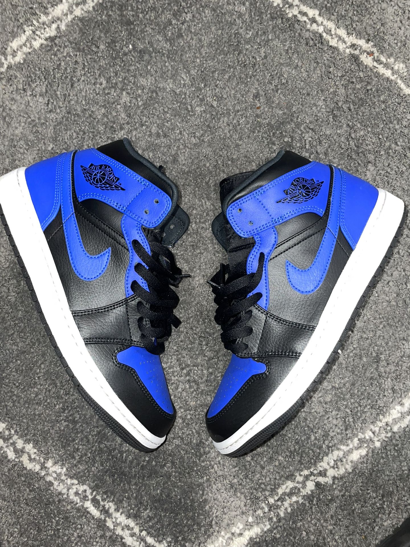 Jordan 1 Mid Royal