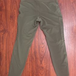 Old Navy Olive Green leggings for Sale in Aurora, CO - OfferUp