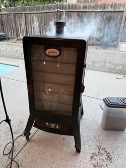 Louisiana Grills Vertical Pellet Smoker