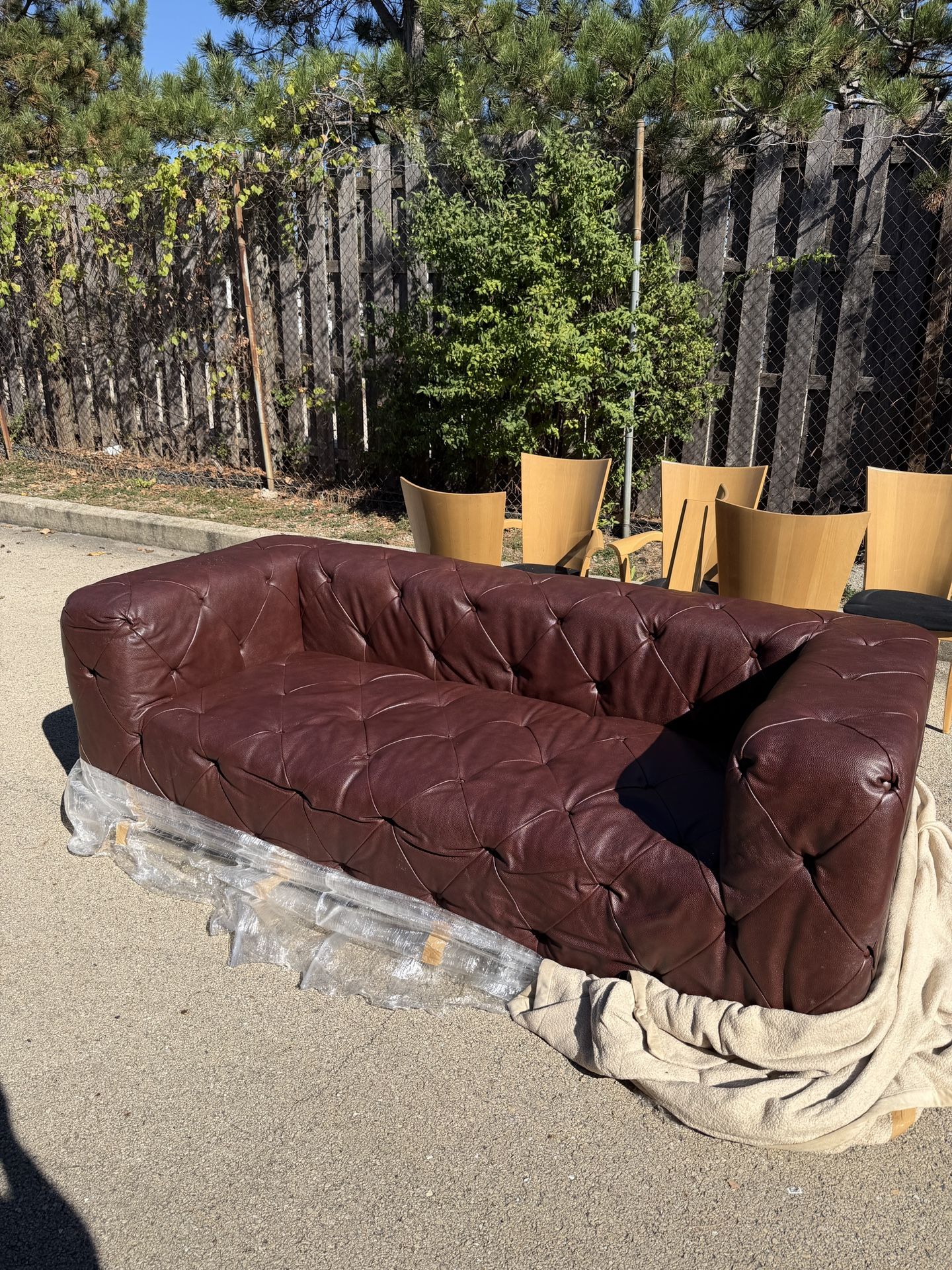 Vintage Chesterfield Tufted  Sofa Burgundy Leather Couch