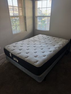 Queen Serta Perfect Sleeper Firm Mattress + Box Spring
