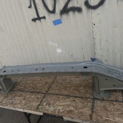 2018 -2020-2021-2023 SUBARU XV CROSSTREK IMPREZA FRONT Bumper REINFORCEMENT REBAR OEM used 