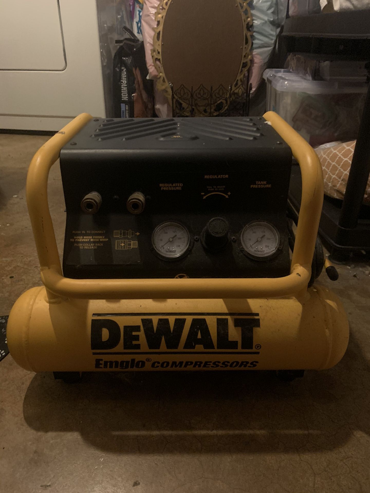 DEWALT D55143 Heavy-Duty Electric 3 Gallon Oil Free Hand Carry Compressor