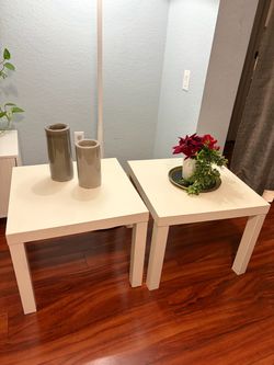 Set of 2 White Side Tables