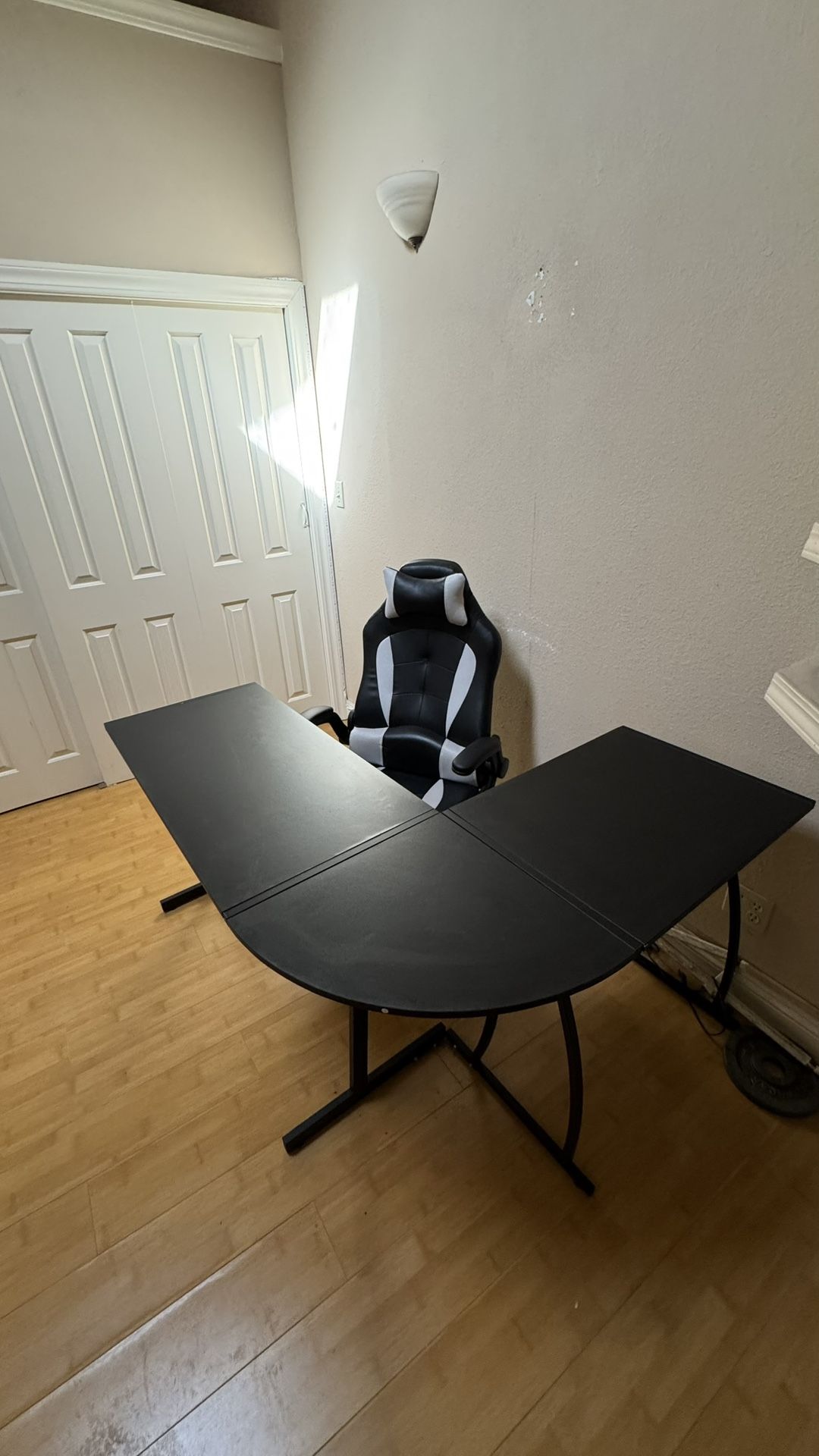 Desk and gaming chair