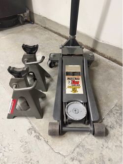 Low Profile Jack with Stands