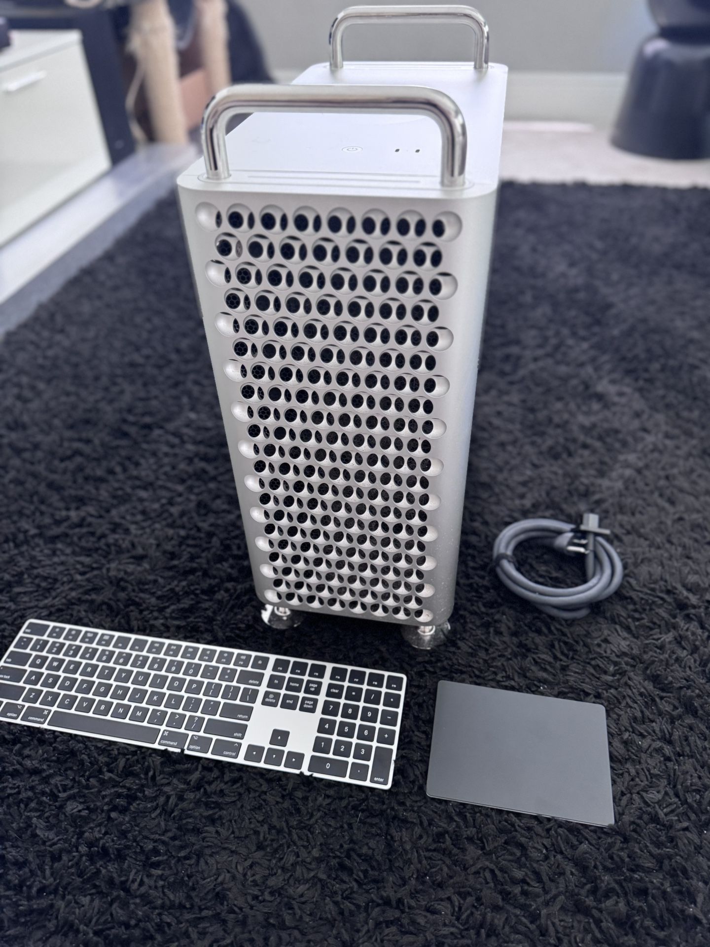 Mac Pro 8-core Intel Xeon W - 192Gb Ram - 2TB SSD - 32GB VRAM