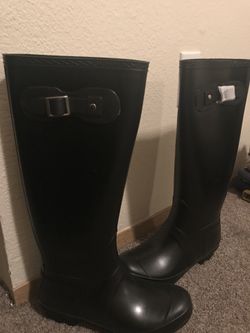 Brand New Black rain boots size 7