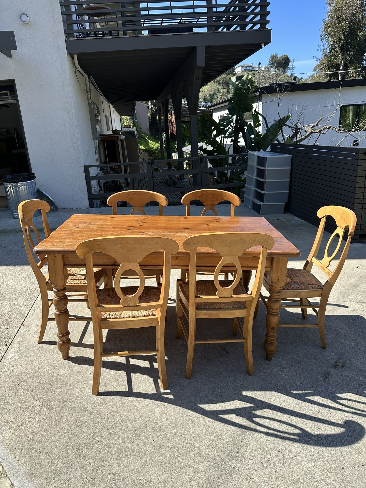 Pottery Barn Dining Table And Chairs