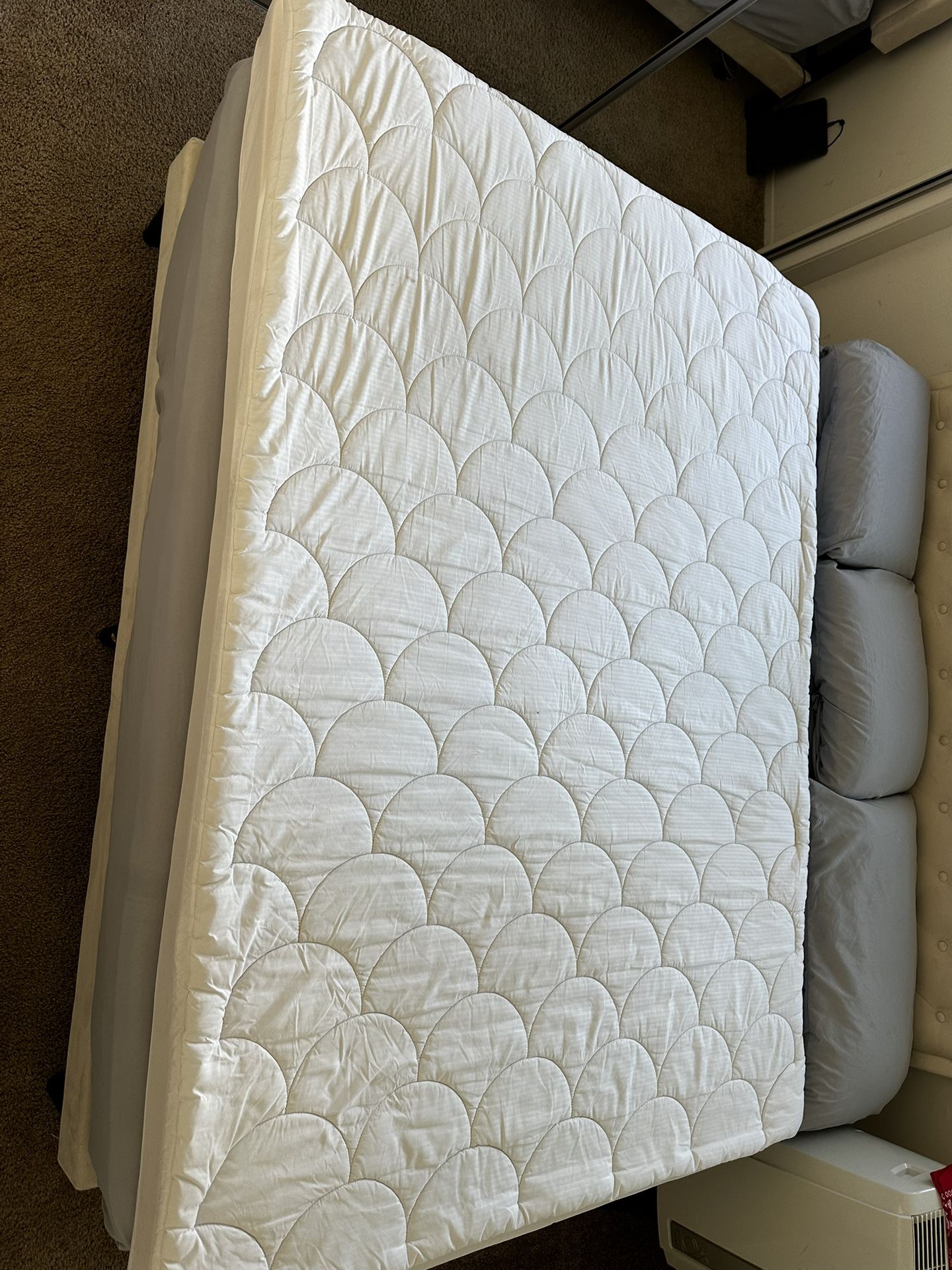 Queen Size Mattress Topper