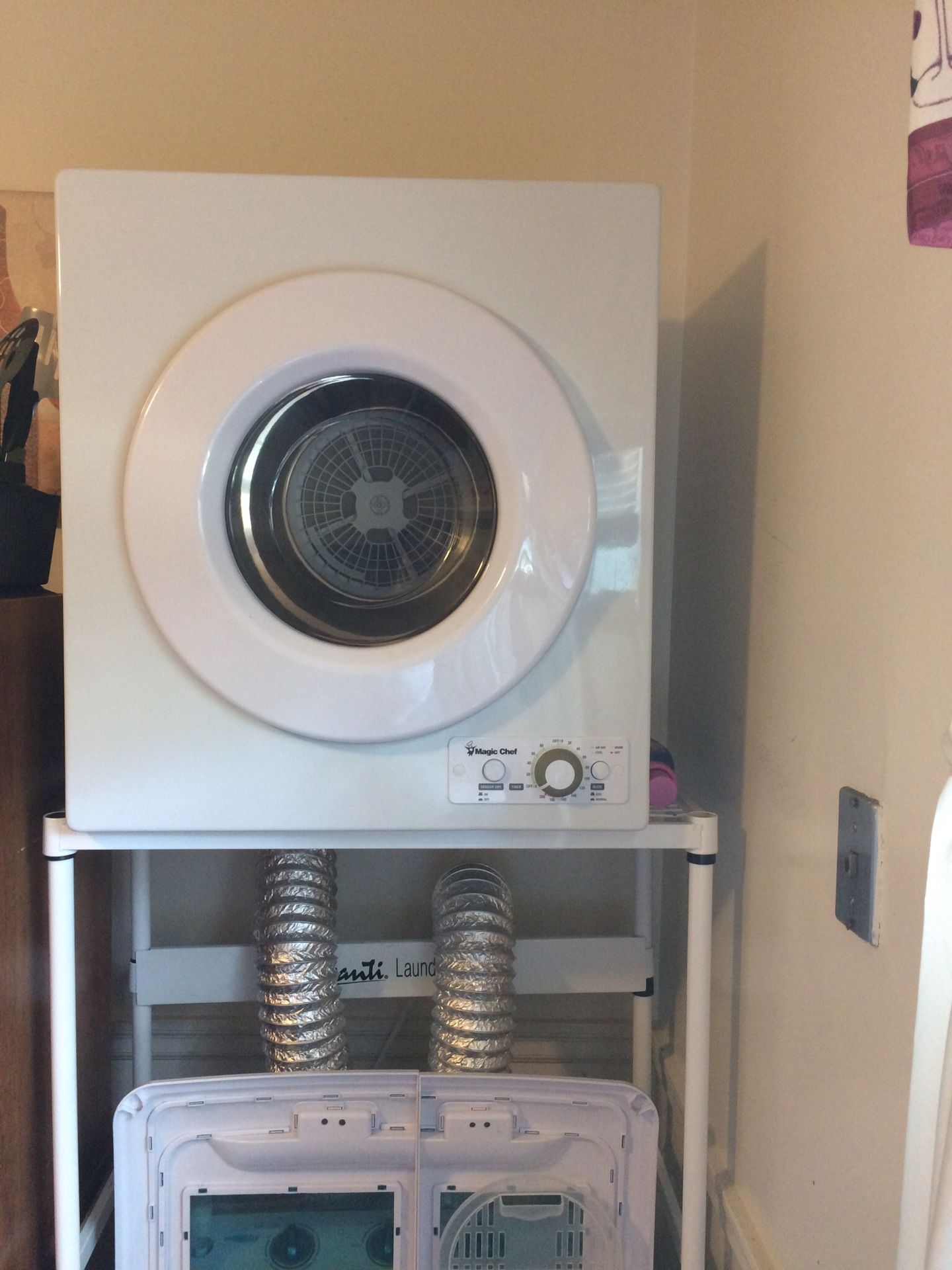 MAGIC CHEF MCSDRY35W Compact 3.5 cu. ft. Dryer for Sale in Webster, TX -  OfferUp