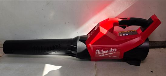 Milwaukee blower