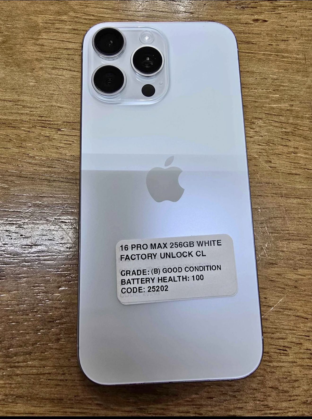 iPhone 16 Pro Max -256 Gb -Unlocked-Natural Titanium